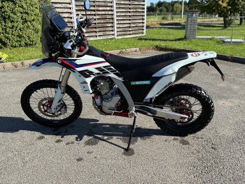 AJP PR7 2025 s race kitem