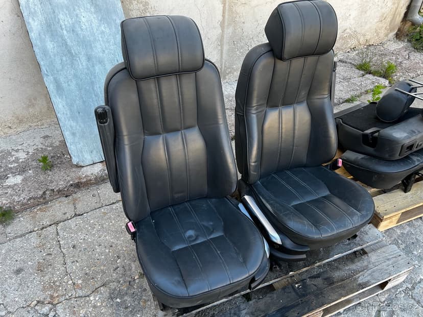 Range Rover L322 kozene lamaci sedacky