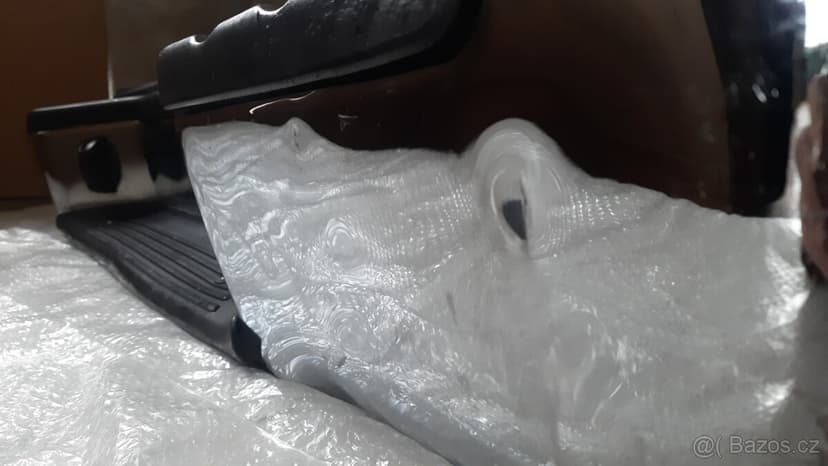 NISSAN NAVARA D22  –  NÁRAZNÍK  CHROM