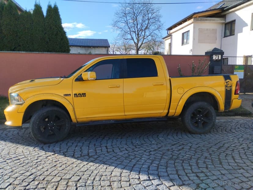 Dodge ram 5.7Hemi  najeto 53000KM