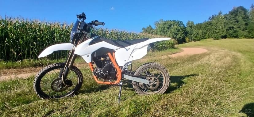 MiniRocket Hurricane 150