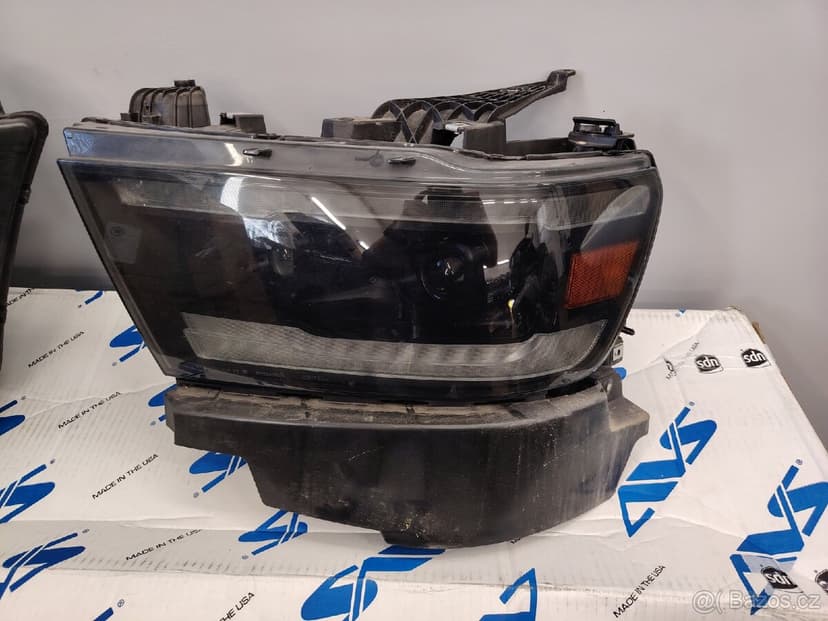 Přední světla RAM 1500DT