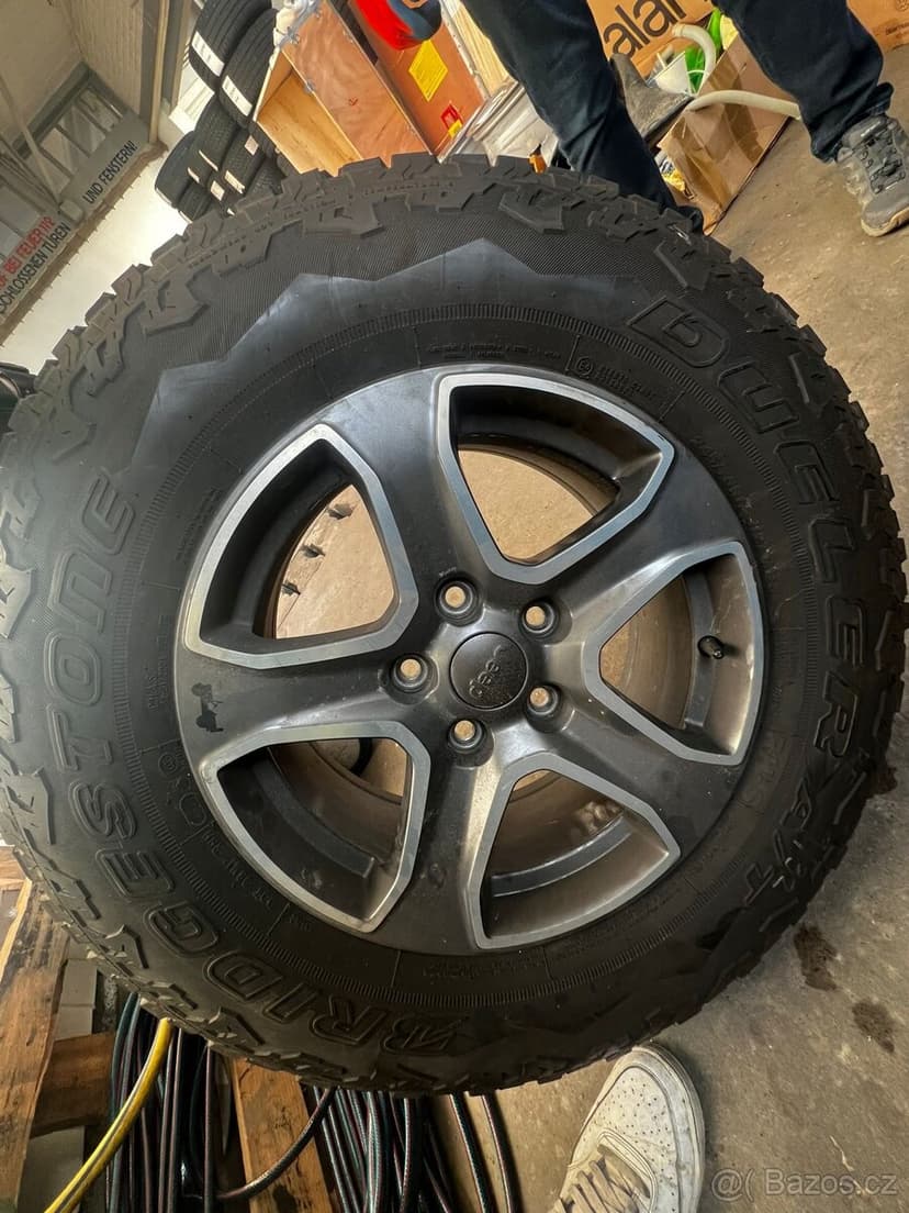 Jeep Wrangler sada 5ks kola r17 245/75