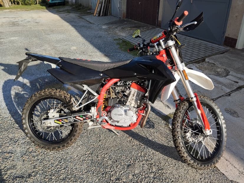 SWM RS 125 R Factory