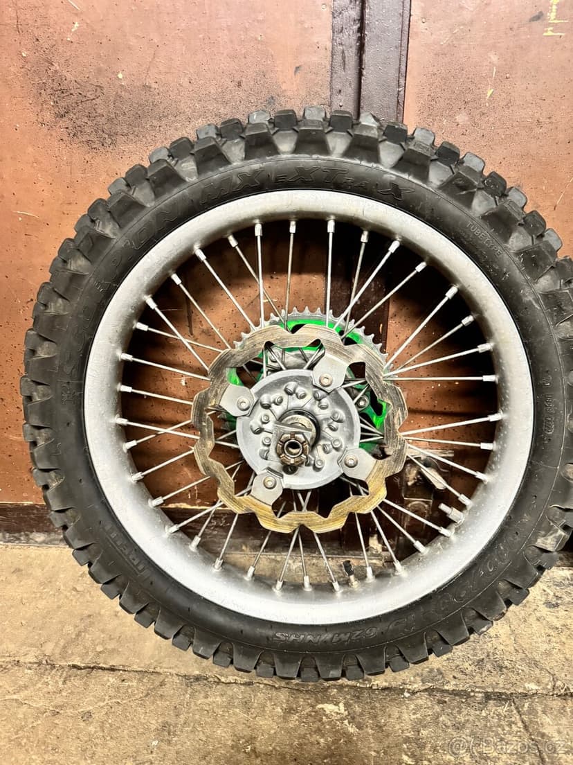 Kola Kawasaki KX 2004