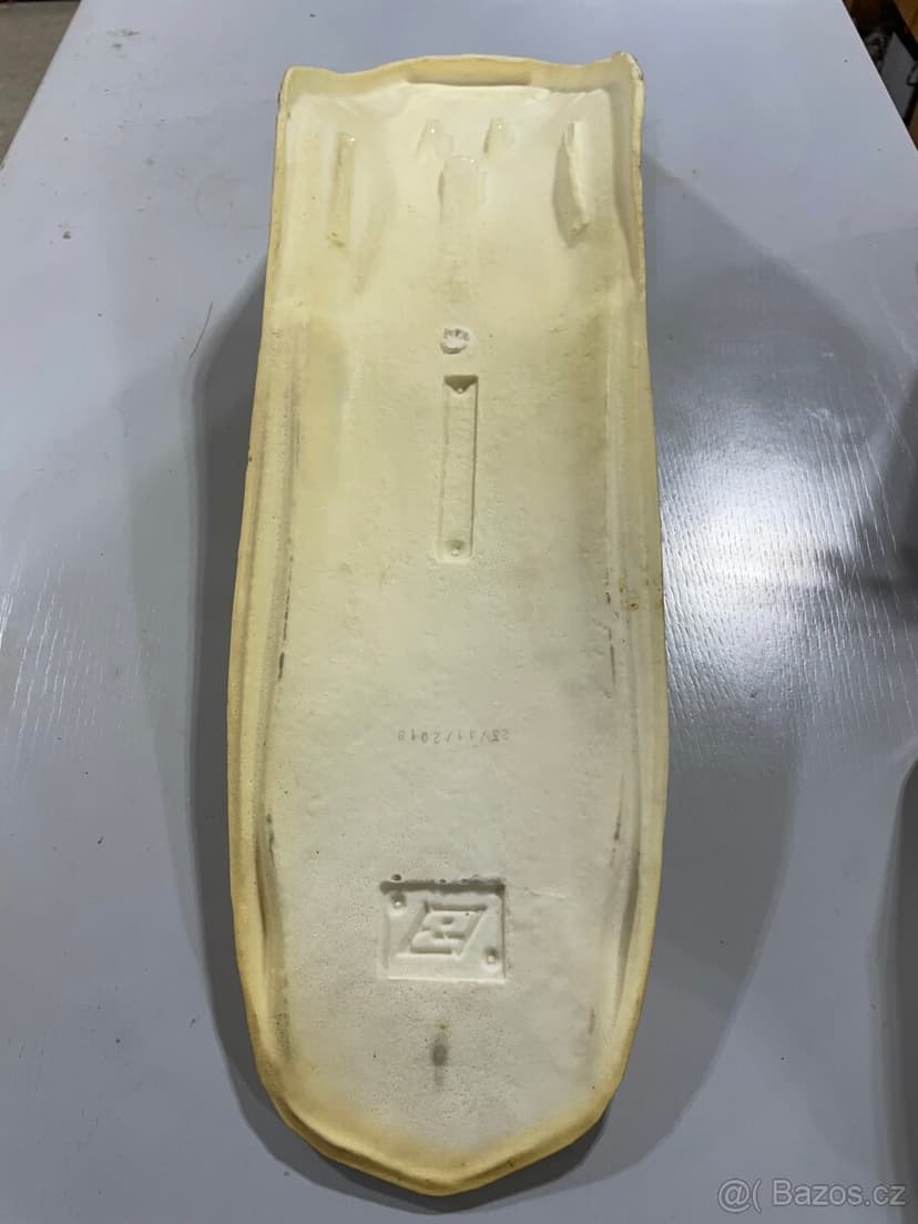 Pěna molitan sedla KTM