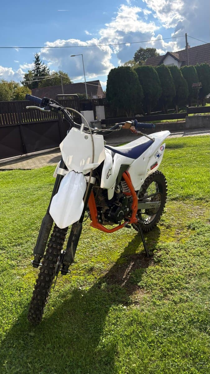 Pitbike  150ccm 19x16