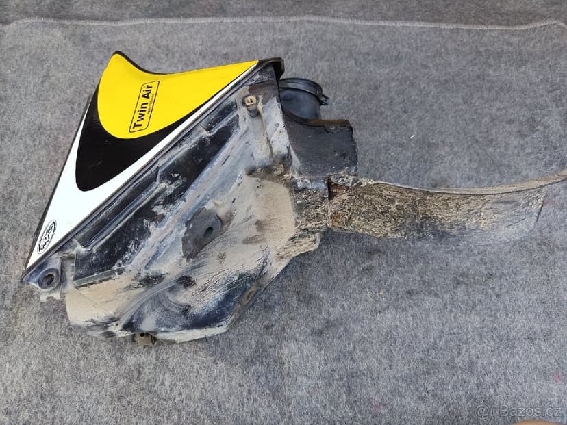 Prodám airbox Suzuki Rm125