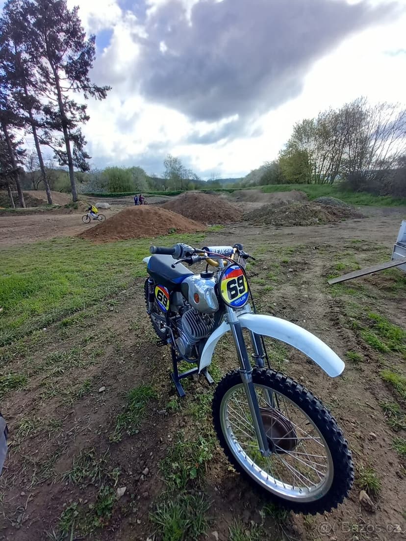 Cz 380-981 motocros clasic