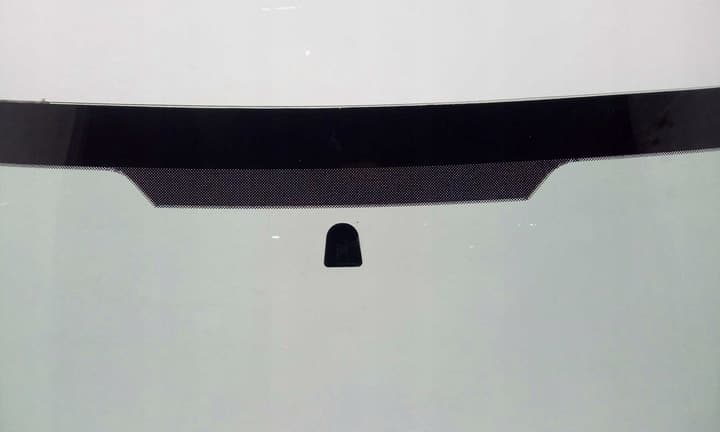 Jeep Cherokee čelní sklo