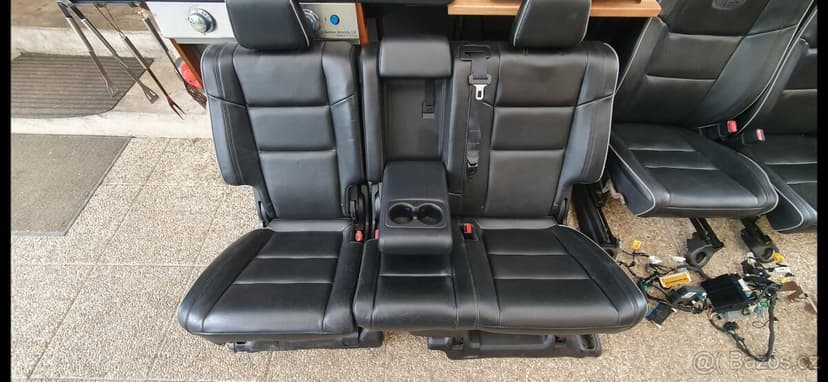 Sedadla Jeep Grand cherokee wk2