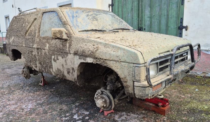 Nissan Terrano 4x4 r.1988 3.0i V6 offroad