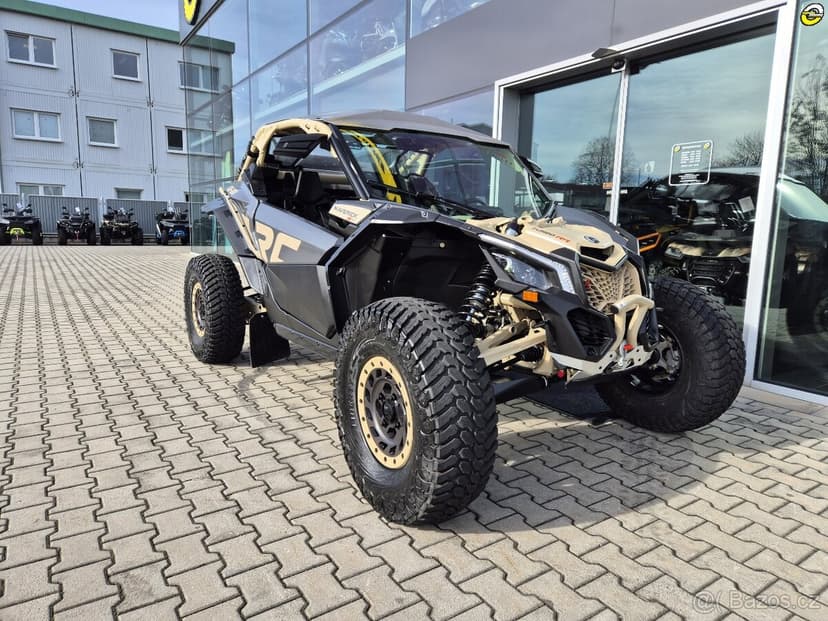 CAN-AM Maverick X3 X RC Turbo RR