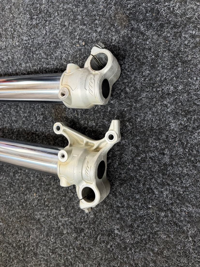 Přední tlumiče KTM