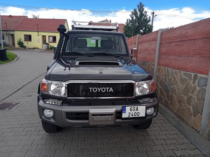 Land Cruiser HZJ 76 4,5TD V8, 205 PS, NAVIGACE, MAX.Výbava