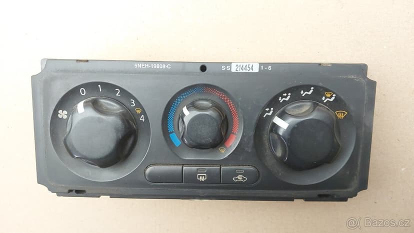 Nissan Navara D40 : Ovladač topení 27510EB60B