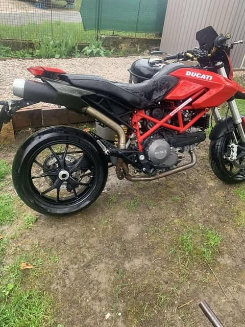 Ducati Hypermotard 796