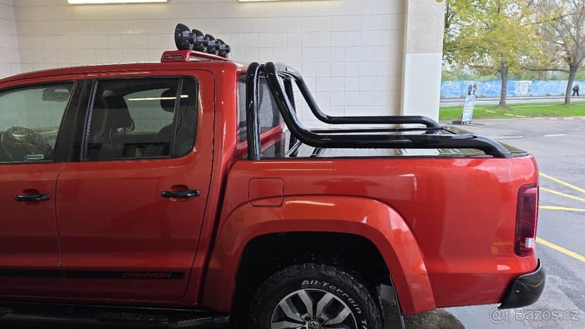 Sportovní ochranný rám na korbu s hliníkovou roletkou Amarok