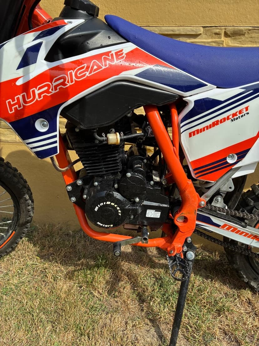 MiniRocket Hurricane 150