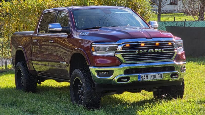 DODGE RAM 1500 5.7 HEMI V8 ROUGH COUNTRY LARAMIE