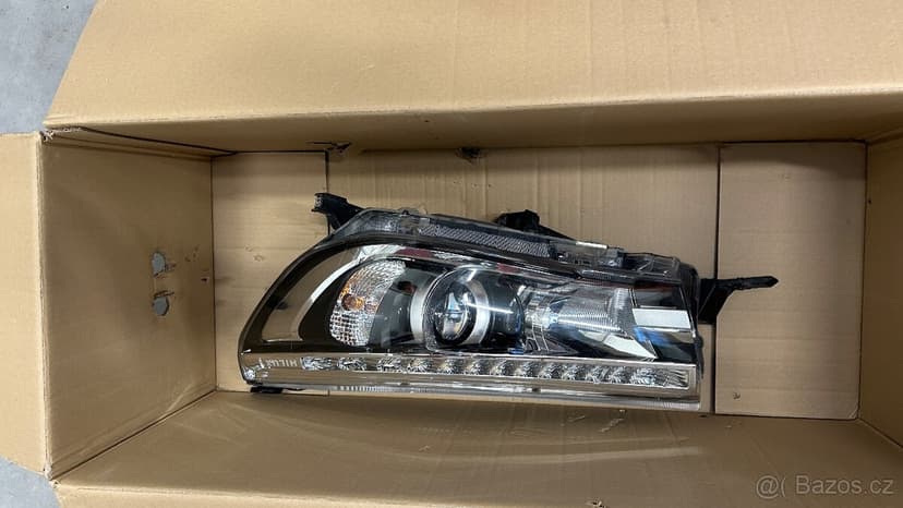 Hilux predni svetla plus mlhovka