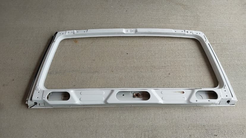 Suzuki Samurai SJ413 – Rám čelního skla bílý