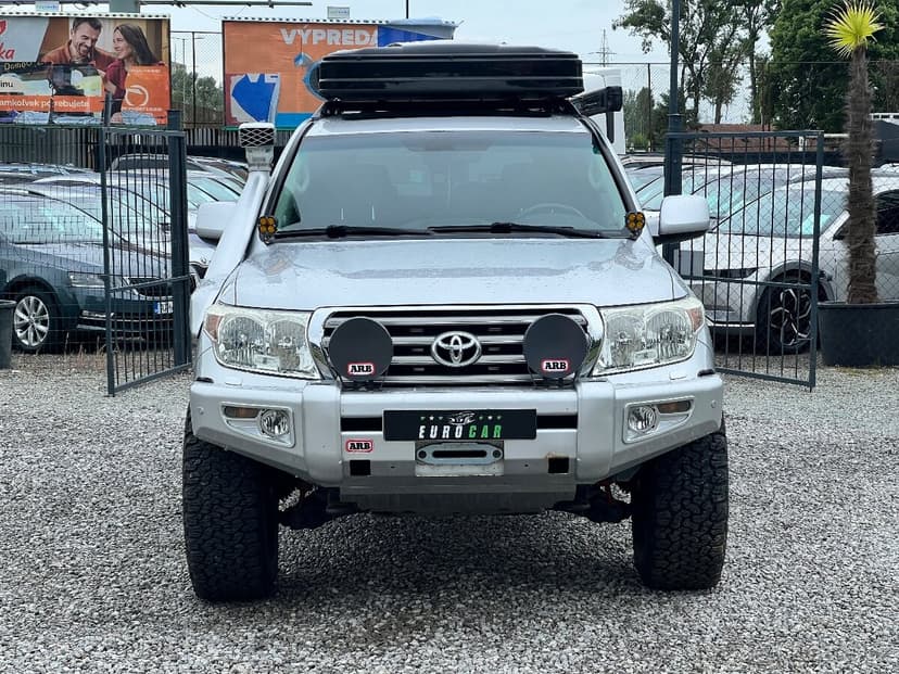 Toyota Landcruiser 200