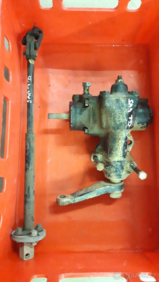 Suzuki Samurai :  Posilovač řízení