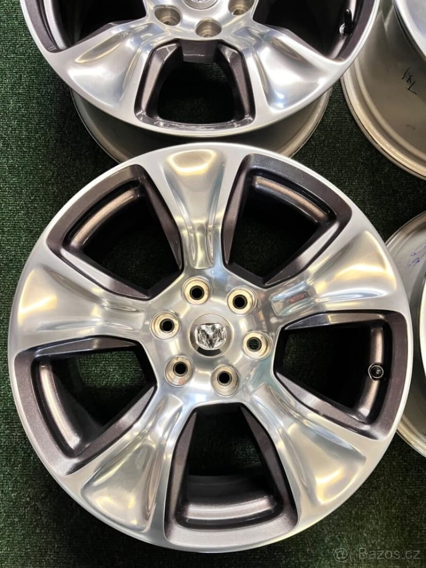 6x139.7 R20 Originál Dodge RAM 1500 model 2022 + senzory
