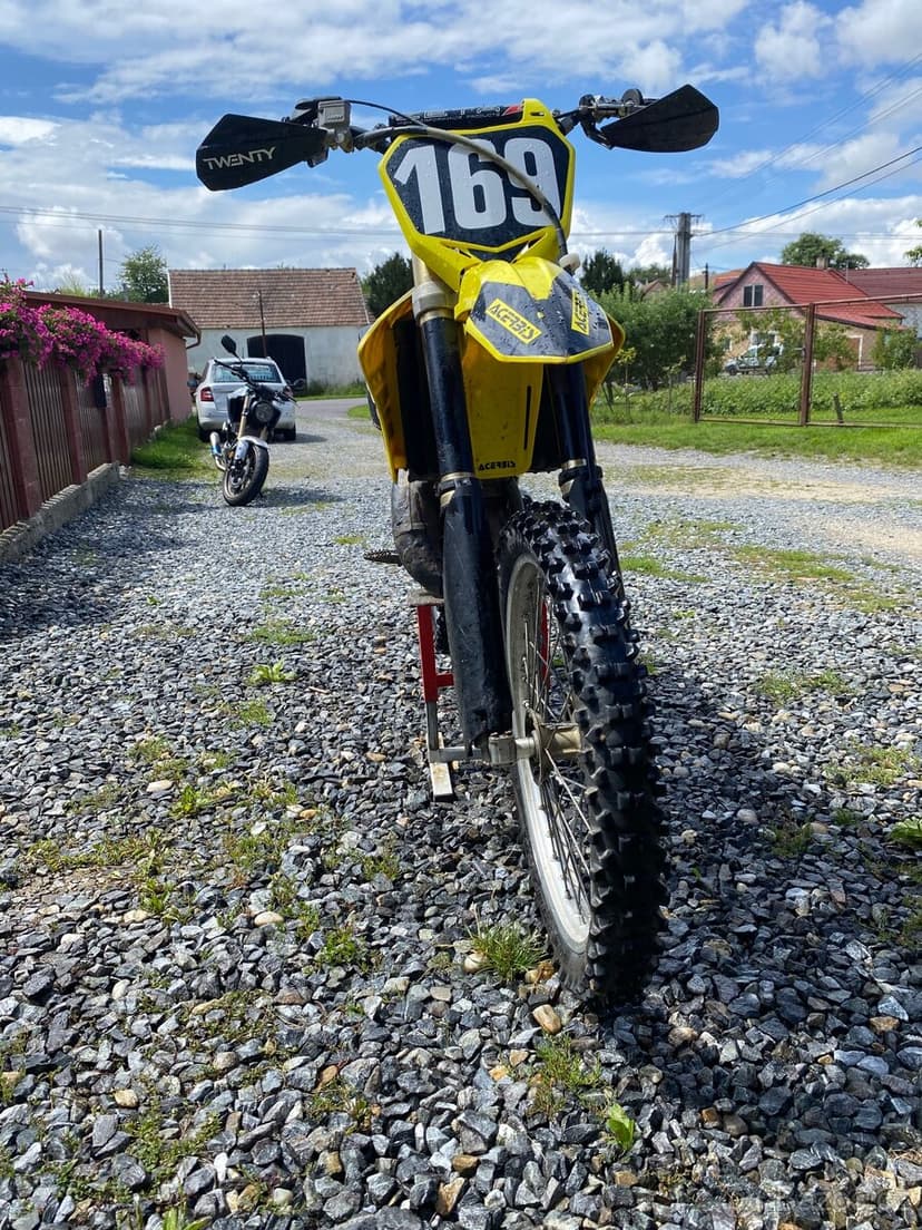 Suzuki rm 125