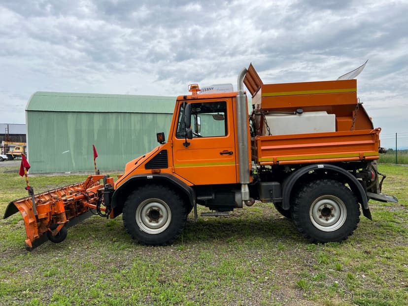 SKLÁPĚČ + SYPAČ S RADLICÍ MERECEDES  UNIMOG U 90 TURBO