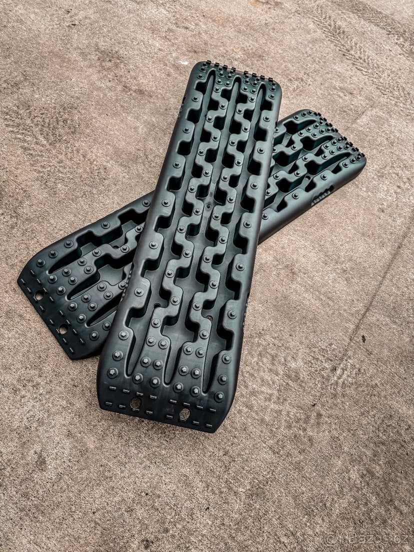 vyprošťovací desky černá barva off-road