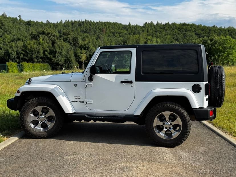 JEEP WRANGLER SAHARA 2.8 nafta, rok 2019