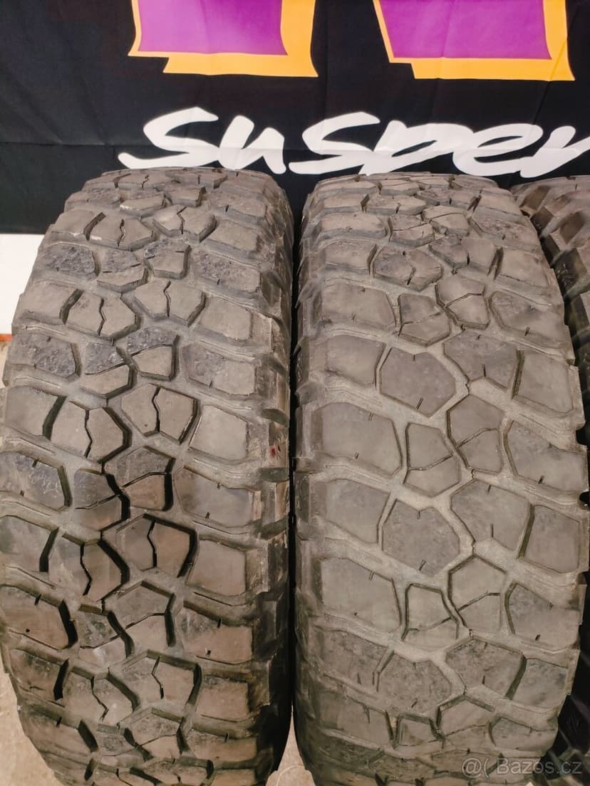 Bf goodrich mud terrain T/A 255/75 r17