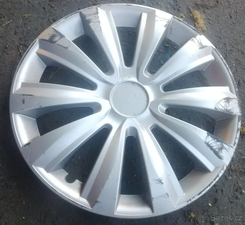 Poklice 15" Delta Quad Versaco Luxury Dacia po 1ks kryt kola