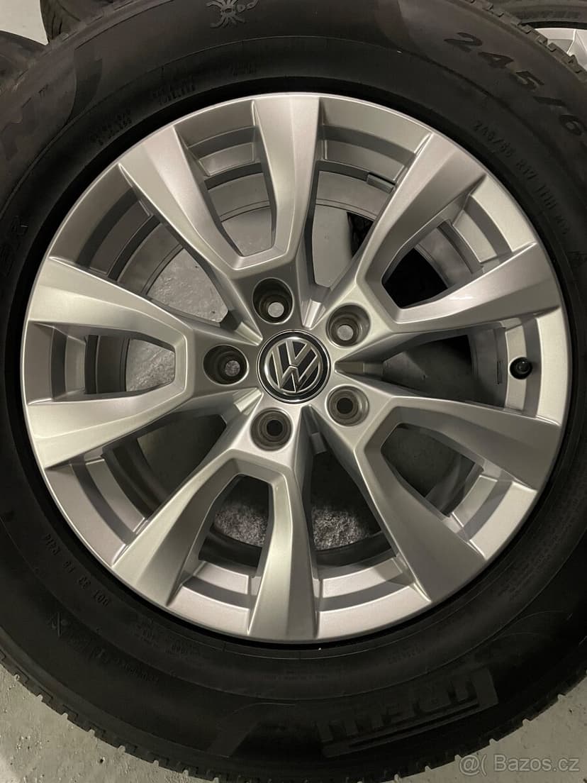 Original zimni vw Amarok r17 5x120 245/65/17 95%