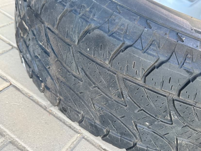 Zadní pravé okno, rezerva Nissan Patrol Y61 / díly