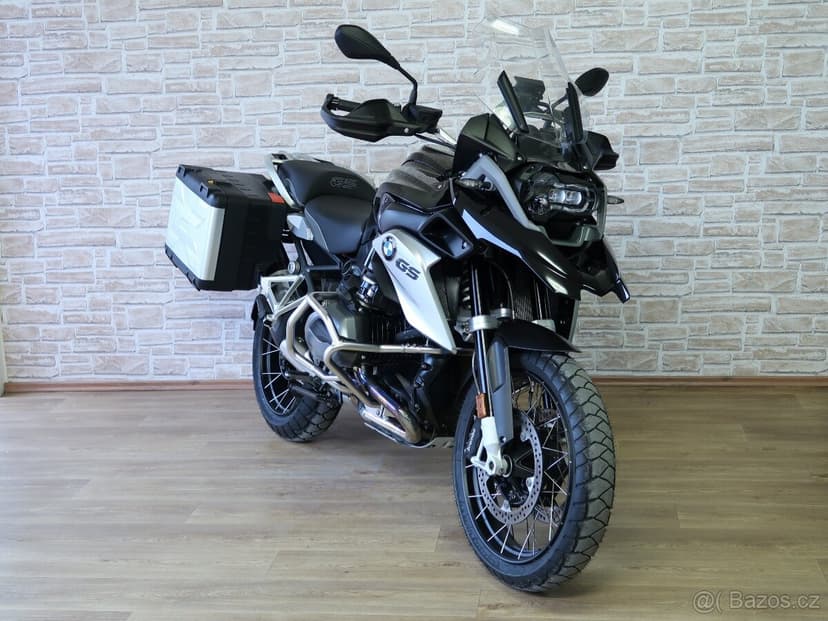 BMW R1200GS Tripleblack 26000km, servisní kniha, po servisu