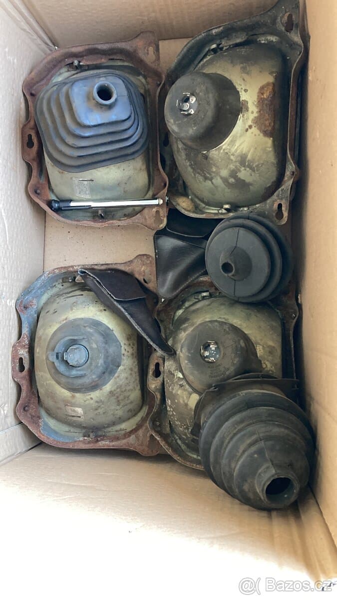 Díly Nissan Patrol K260 / K160 páčky, světla, manžety