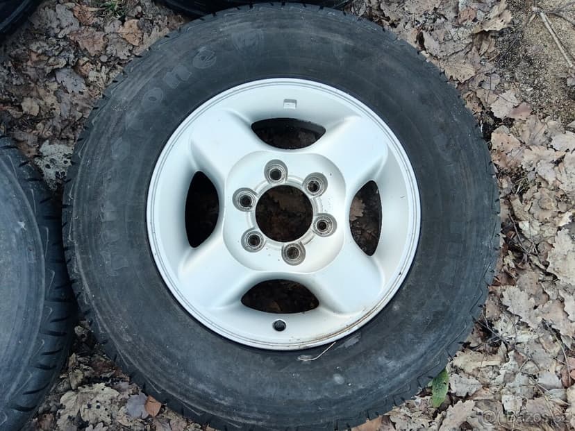 6x139,7 R16 z Nissan Navara