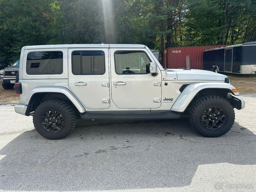 Jeep Wrangler Sahara 4xe 2023 –  hybrid s výkonem 2.0