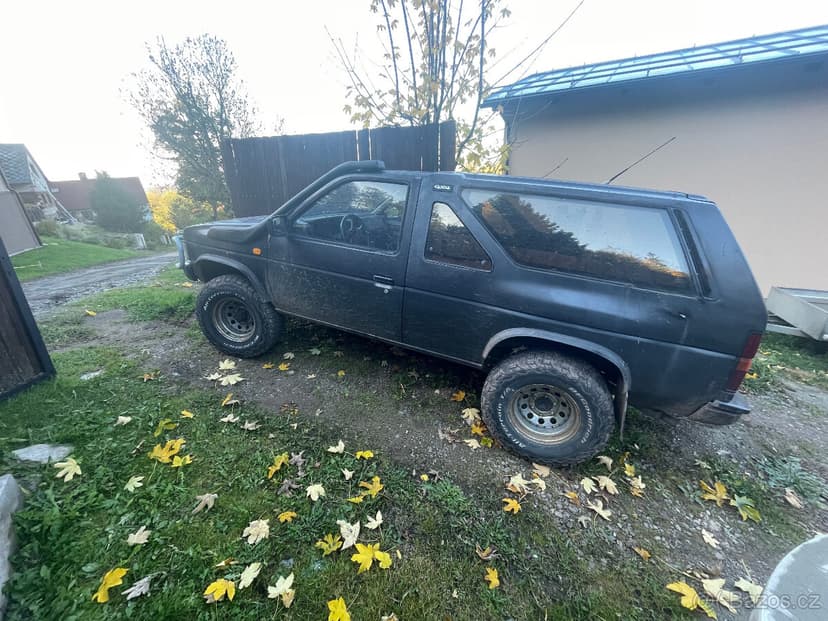 Nissan Terrano 1 Diesel 2,7 r.v.1991 4x4 pevný rám