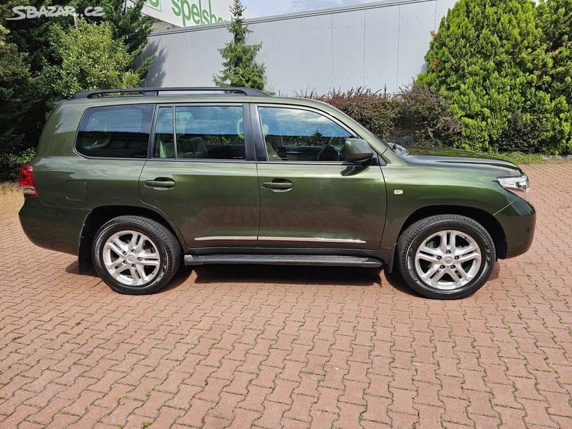 Toyota Land Cruiser 200 V8 4.5 D4-D,ČR,2.Majitel,Serviska,Ta