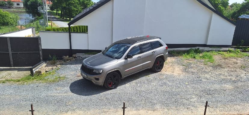 Jeep grand Cherokee overland, 2016 184kw. Odpočet DPH.