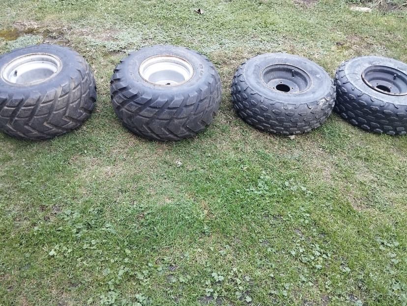 Prodám kola na čtyřkolku 150