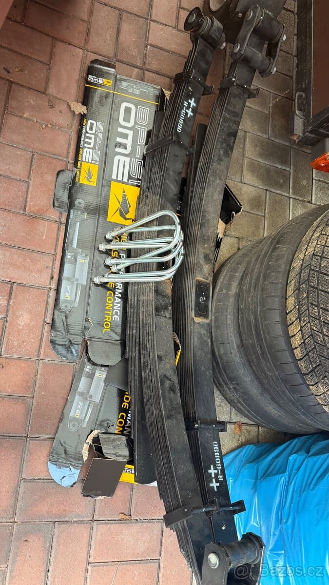 Toyota Land Cruiser 79 DC