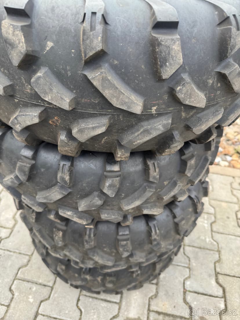 Kola R14 na pracovní čtyřkolku