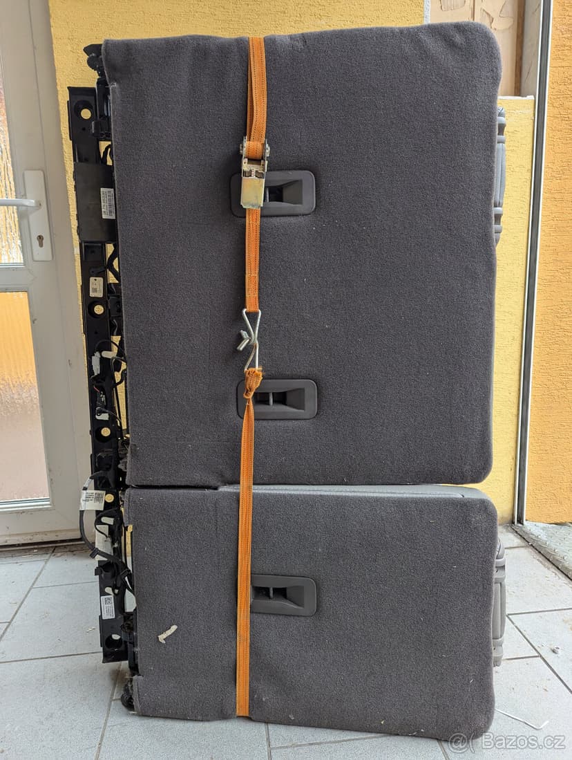 Chevrolet Tahoe sedačky