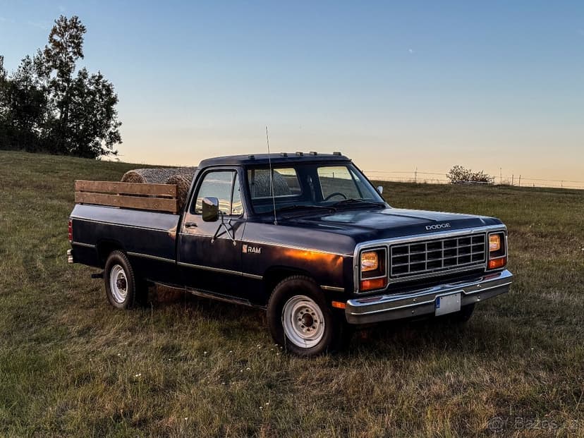 Dodge Ram D-250 1985 / 5.2l V8, Manuál, Klima