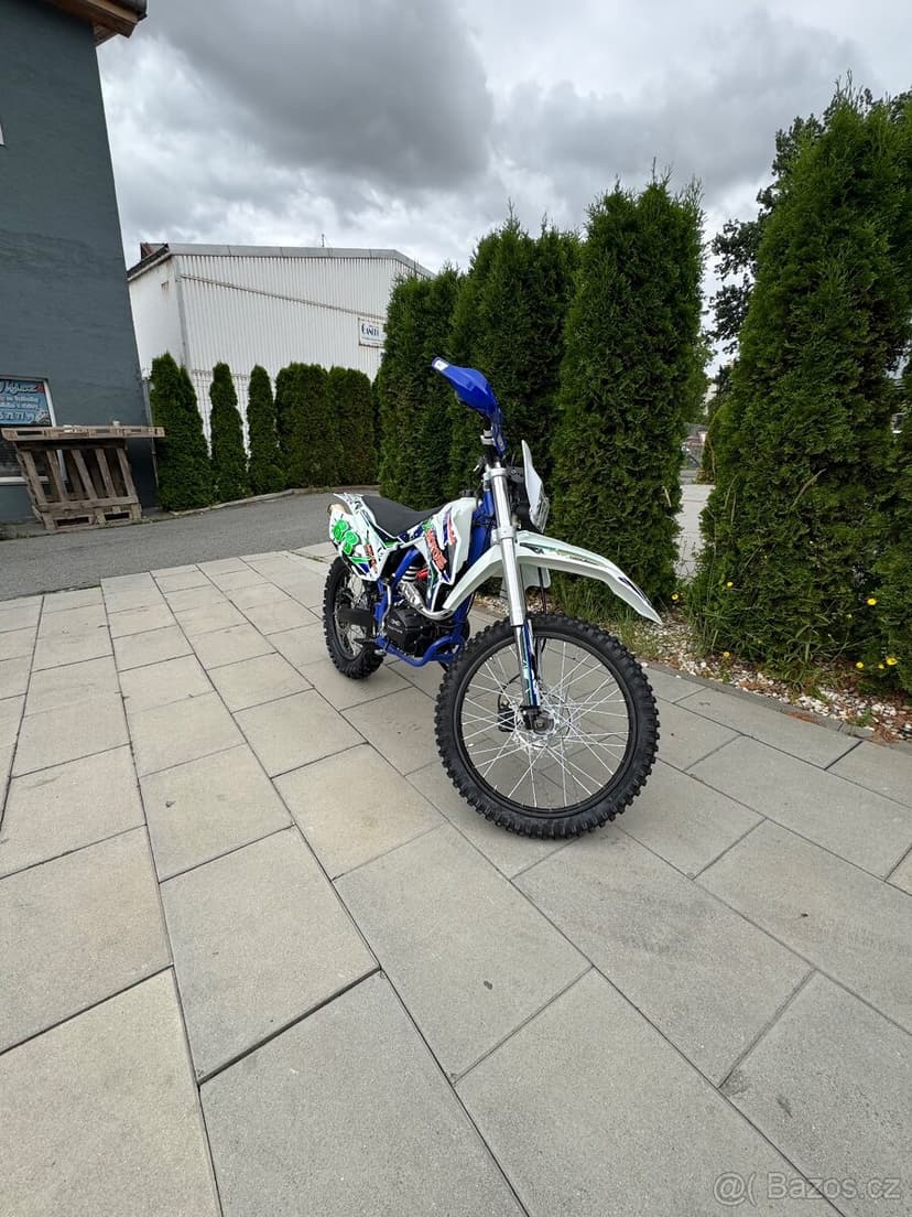 Xmotos -XB-88 250 cc 4t kola 21-18